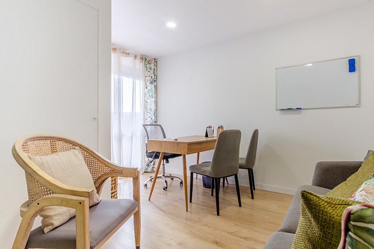 Dánae-Los-Cristianos-Despachos-001