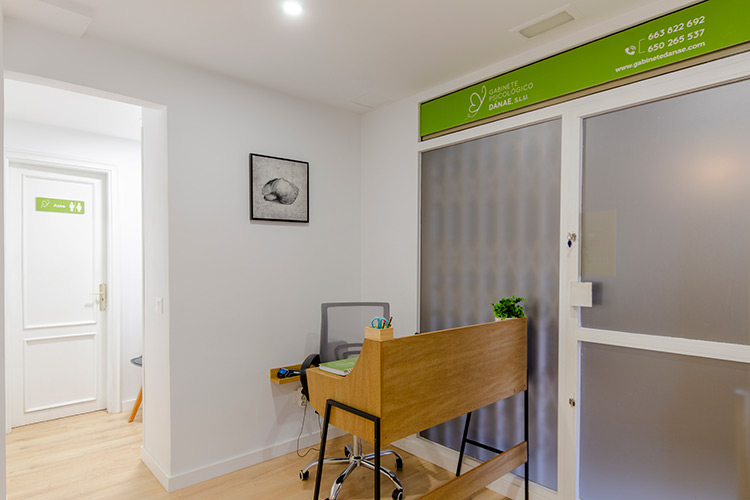 Dánae-Los-Cristianos-Despachos-009